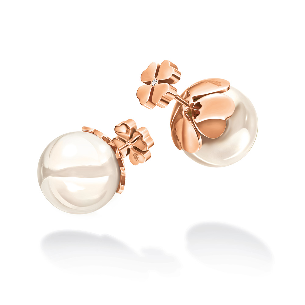 Image of  PEARL MUSE EARRINGS