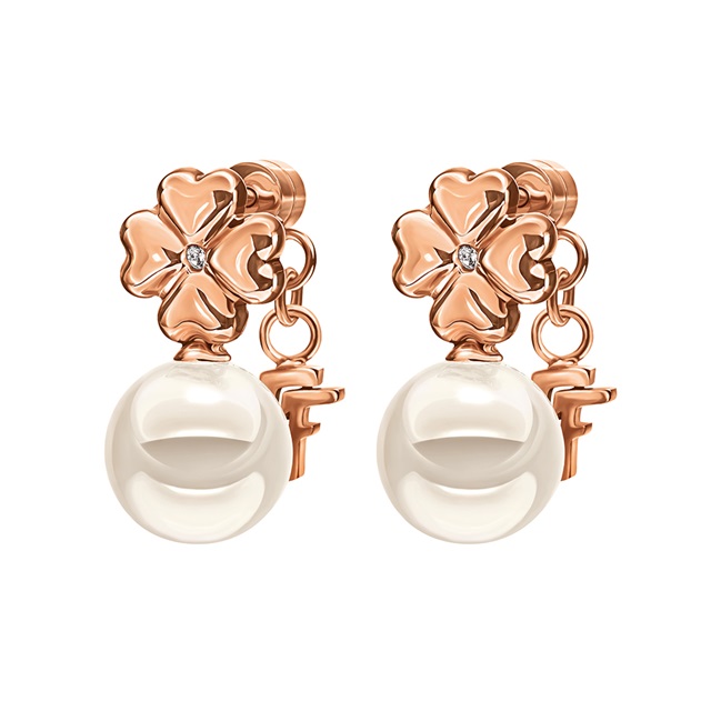 Image of  PEARL MUSE EARRINGS