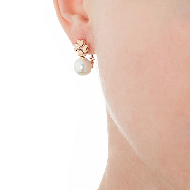 Image of  PEARL MUSE EARRINGS