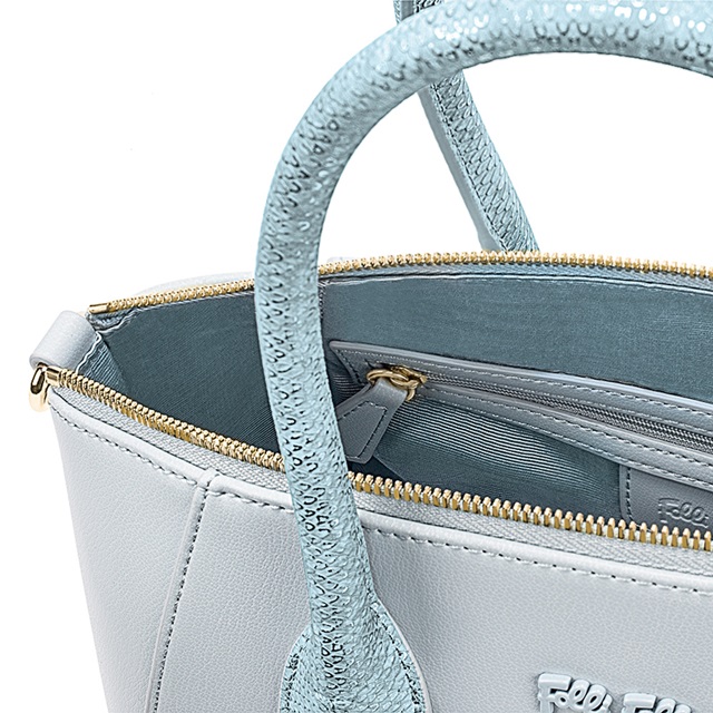 Image of  ON THE GO LIGHT BLUE TOTE BAG